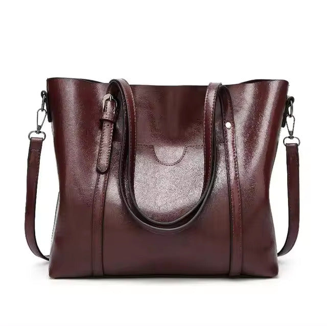 Chic LOUISA Tote Bag – Your Perfect Fashion Companion!