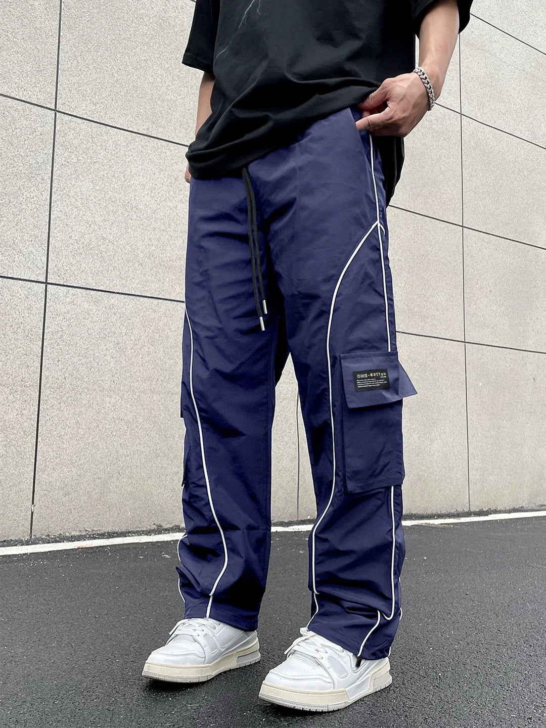 Retro-Inspired Y2K Cargo Pants for a Trendy Look